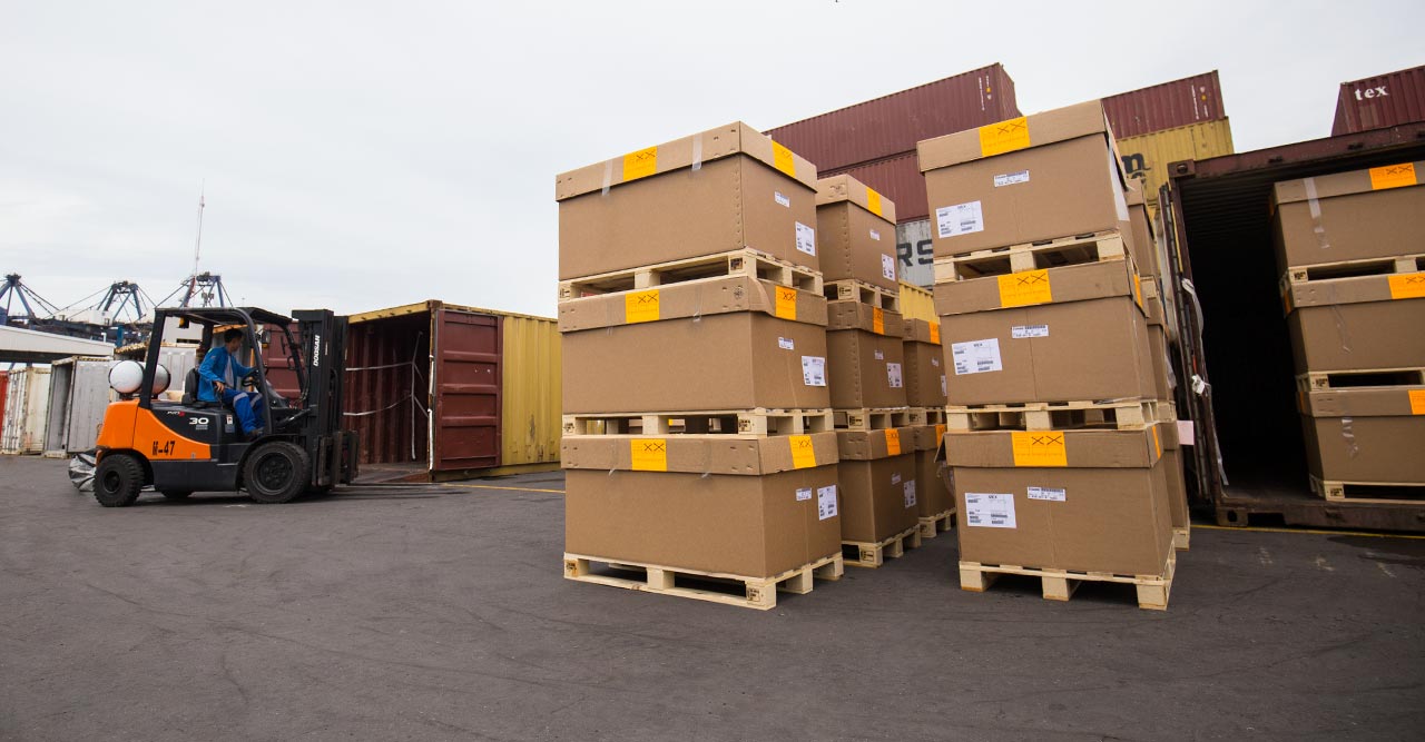 Vaciado y llenado de contenedores para mercancía seca